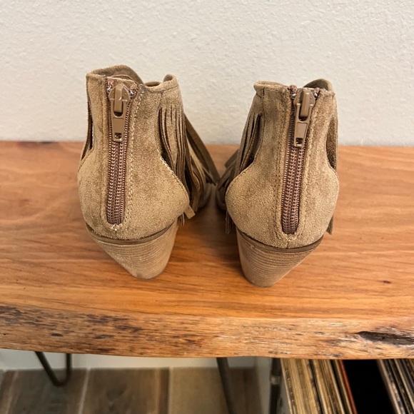 Dolce by Mojo Moxy Women’s Fringe Open-Toe Zip Ankle Boot Tan Suede Bootie 6.5 - Picture 6 of 7